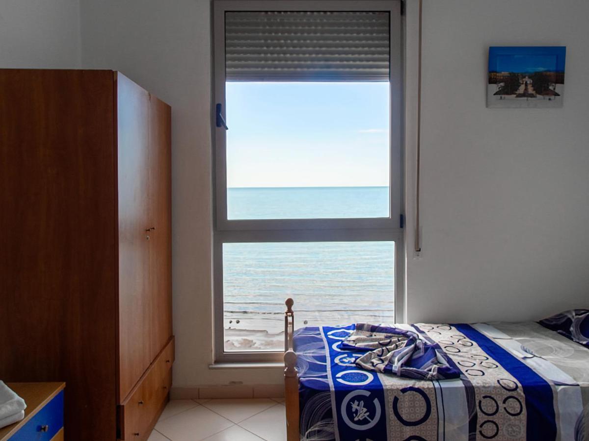 Blue Sky Apartaments Durrës Exteriör bild